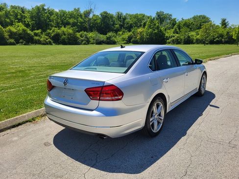 Used 2012 Volkswagen Passat 3.6 SEL Premium FWD image 7