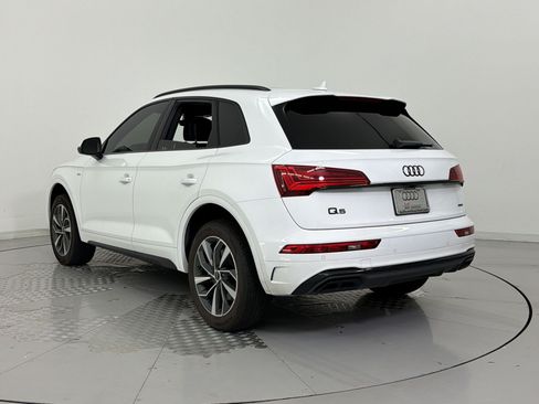 Used 2024 Audi Q5 2.0T Premium w/ Summer of Audi Package AWD/4WD image 3