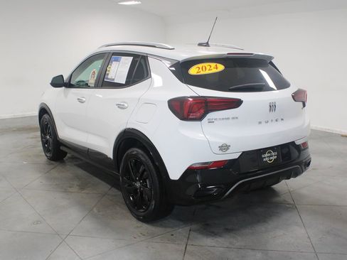 Used 2024 Buick Encore GX Sport Touring image 7