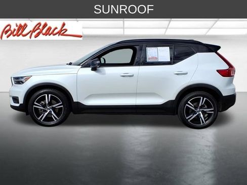 Used 2020 Volvo XC40 T5 R-Design image 2