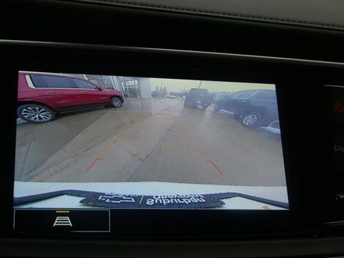 Used 2023 Buick Enclave Essence image 25