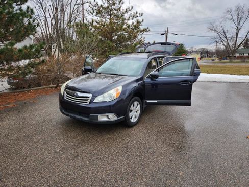 Used 2012 Subaru Outback 2.5i Premium image 9