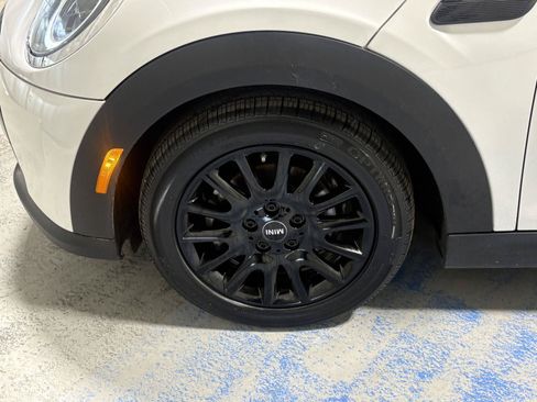 Used 2024 MINI Cooper 2-Door Hardtop FWD image 30