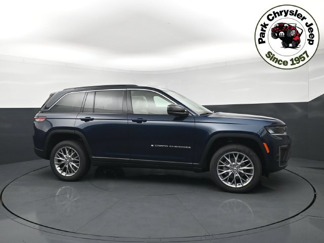 New 2027 Jeep Grand Cherokee Limited AWD/4WD image 3