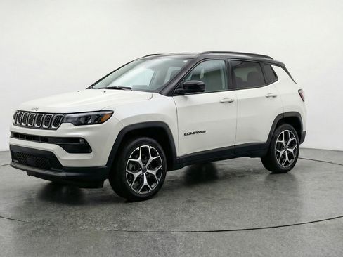 Used 2025 Jeep Compass Limited image 3