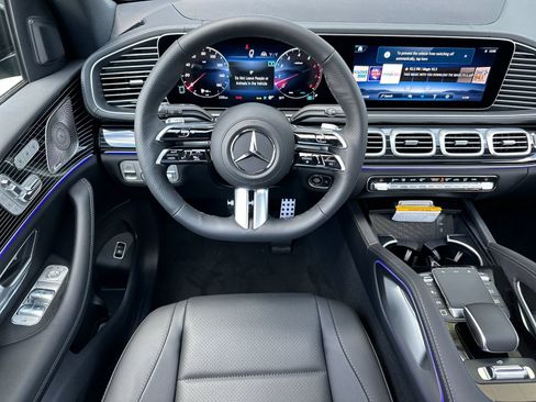 Used 2025 Mercedes-Benz GLS 450 4MATIC image 15