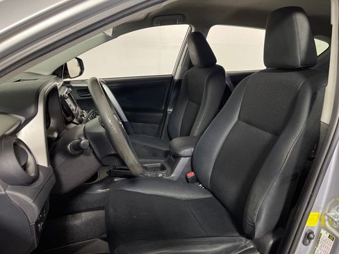 Used 2016 Toyota RAV4 LE FWD image 12
