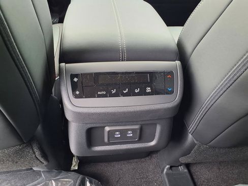 New 2026 Nissan Pathfinder SL AWD/4WD image 23