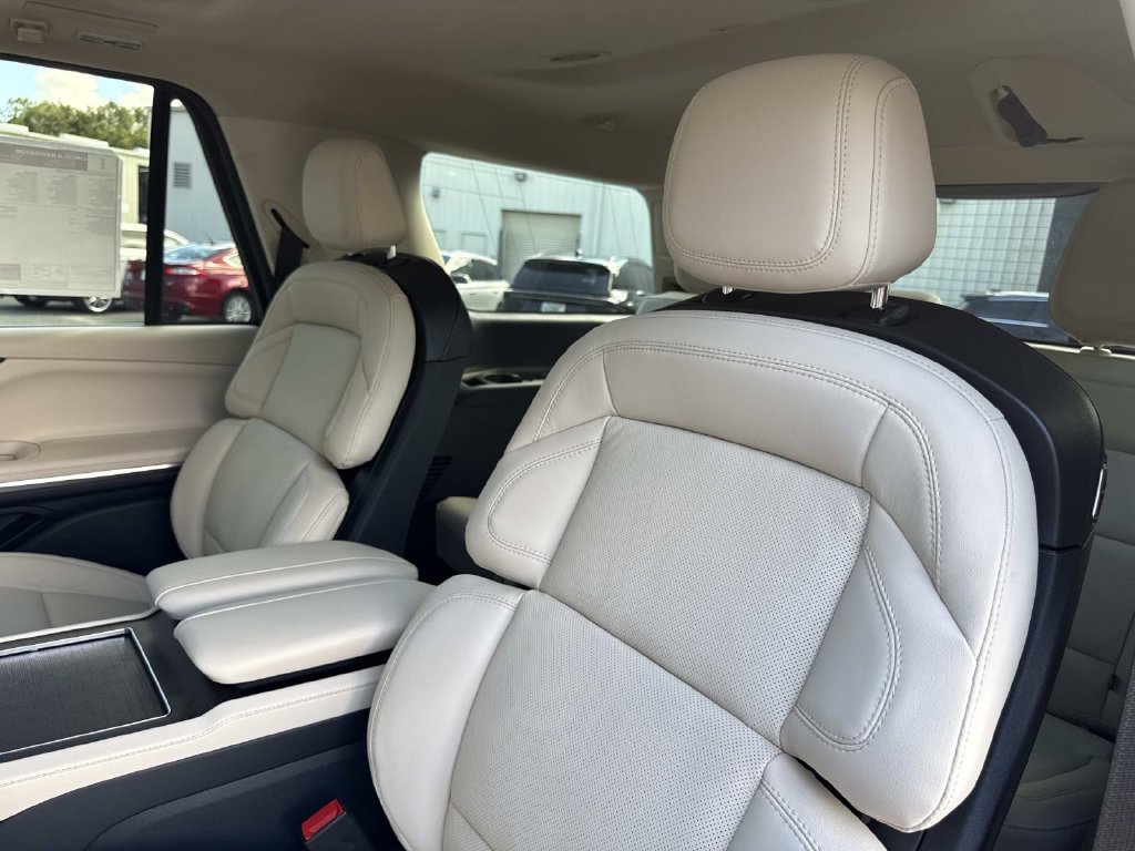 New 2027 Lincoln Navigator Reserve AWD/4WD image 15