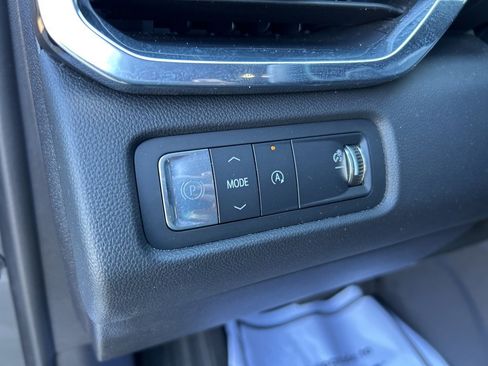 Used 2025 GMC Acadia Elevation image 20