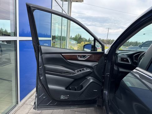 Used 2023 Subaru Ascent Touring image 9