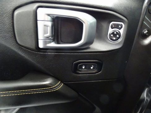 Certified 2025 Jeep Wrangler Unlimited Sahara image 4