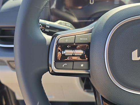 New 2026 Kia Carnival EX image 30