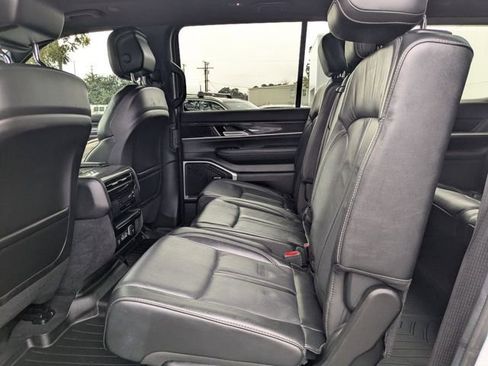 Used 2022 Jeep Wagoneer Series II w/ Premium Group I image 19