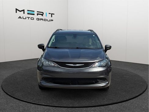 Used 2021 Chrysler Voyager Lxi FWD image 3