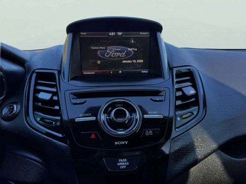 Used 2014 Ford Fiesta Titanium image 29