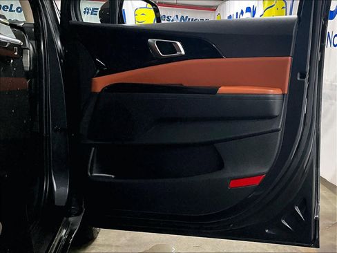 Used 2024 Kia Carnival SX image 12