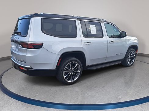 Used 2024 Jeep Wagoneer Series II w/ Premium Group I AWD/4WD image 5