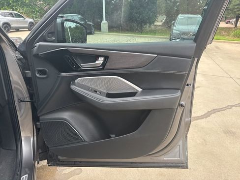 Used 2022 Acura MDX SH-AWD w/ Advance Package image 11