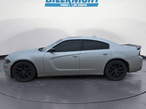 Used 2020 Dodge Charger SXT w/ Plus Group image 2