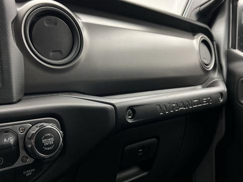 Used 2023 Jeep Wrangler Unlimited Sport AWD/4WD image 17