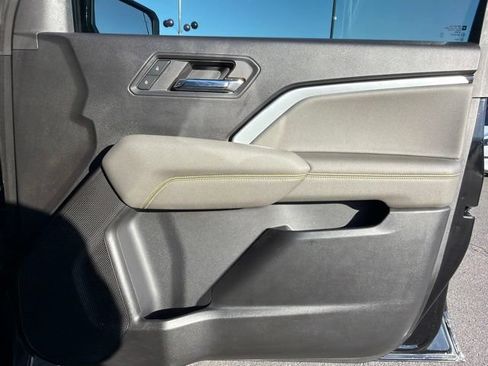 Used 2023 Chevrolet Colorado ZR2 w/ ZR2 Convenience Package III AWD/4WD image 8