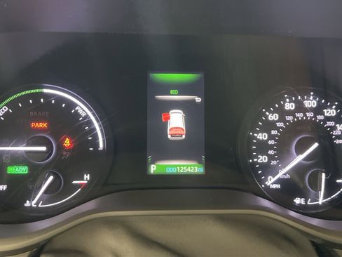 Used 2021 Toyota Sienna XLE image 17