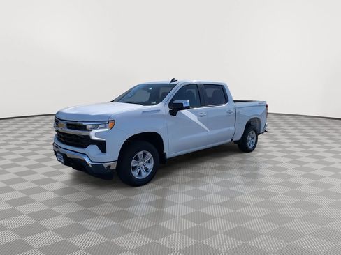 Used 2025 Chevrolet Silverado 1500 LT AWD/4WD image 3