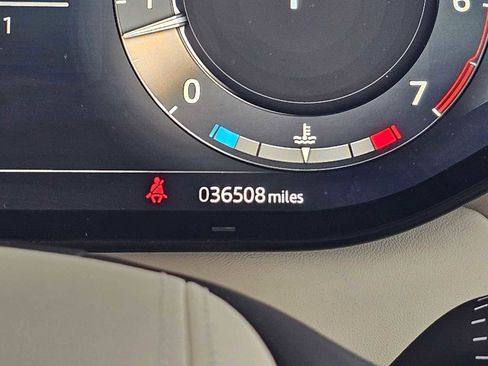 Used 2023 Land Rover Range Rover Long Wheelbase SE image 26