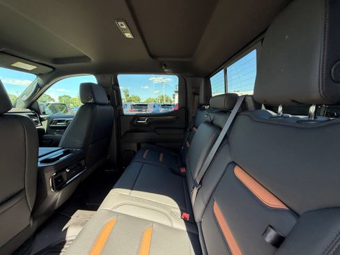 New 2026 GMC Sierra 1500 AT4 w/ AT4 Preferred Package AWD/4WD image 5