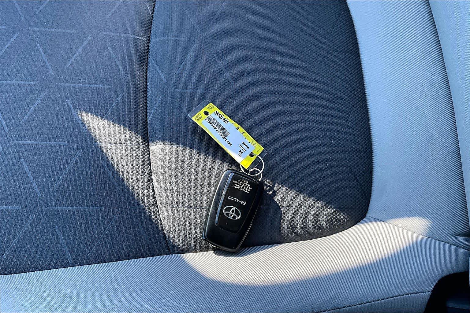 Certified 2025 Toyota RAV4 XLE w/ Convenience Package AWD/4WD image 14