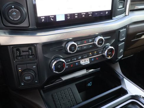 Used 2025 Ford F350 King Ranch w/ FX4 Off-Road Package image 18