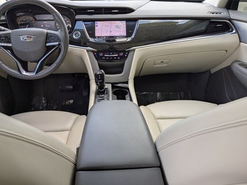 Used 2020 Cadillac XT6 Premium Luxury image 14