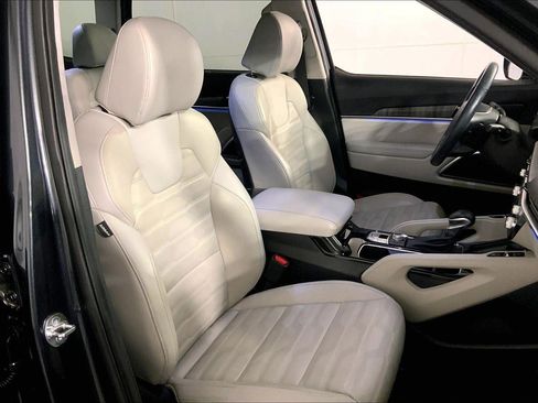 Used 2024 Kia Telluride SX Prestige w/ Towing Package AWD/4WD image 7