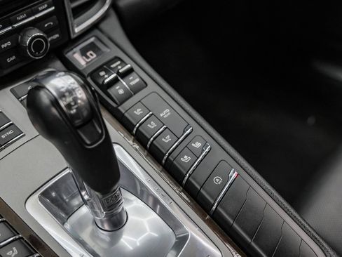 Used 2014 Porsche Panamera S image 29