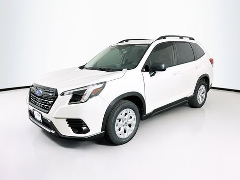 Used 2024 Subaru Forester AWD/4WD image 3