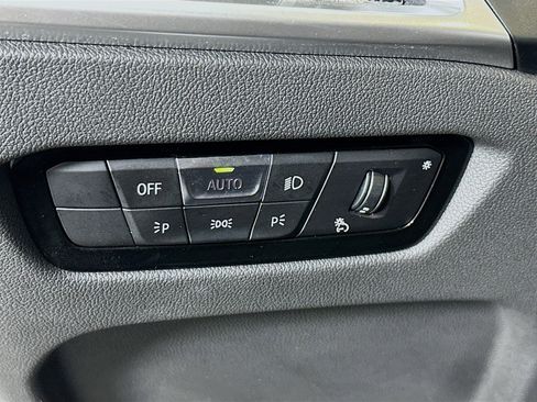 Used 2025 BMW 330i 330i w/ Convenience Package image 16