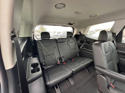 New 2025 Kia Telluride S image 31