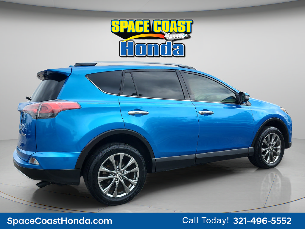Used 2018 Toyota RAV4 Limited FWD image 3