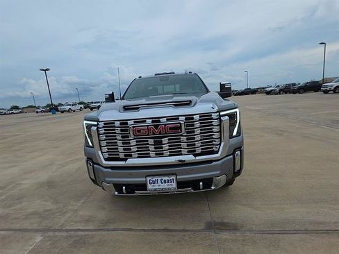 Used 2026 GMC Sierra 3500 Denali w/ Denali Reserve Package AWD/4WD image 9