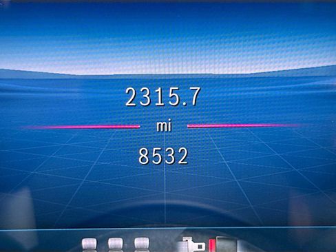 Used 2025 Mercedes-Benz GLC 300 4MATIC w/ AMG Line image 12