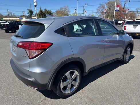 Used 2018 Honda HR-V LX image 7