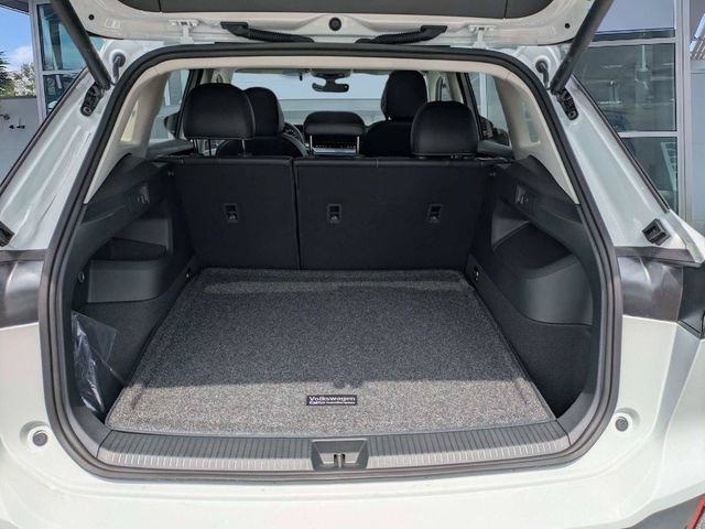 New 2026 Volkswagen Tiguan SE FWD image 12