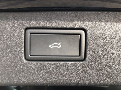 New 2026 Volkswagen Tiguan SE R-Line image 37