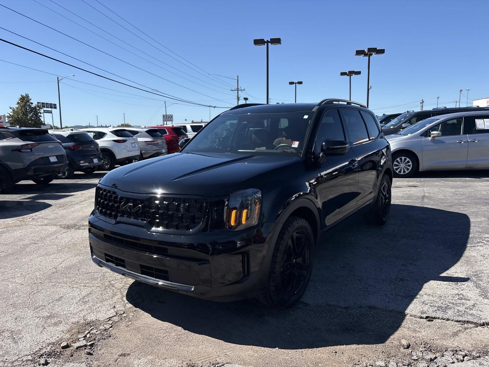 Used 2024 Kia Telluride EX X-Line AWD/4WD image 3