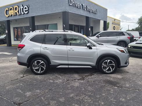 Used 2022 Subaru Forester Touring AWD/4WD image 4