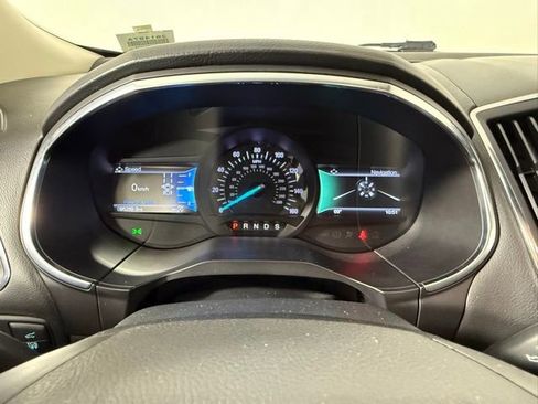 Used 2019 Ford Edge Titanium w/ Equipment Group 301A FWD image 19
