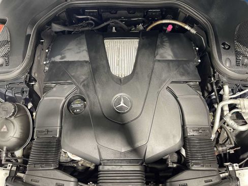 Used 2018 Mercedes-Benz E 400 4MATIC Sedan image 9