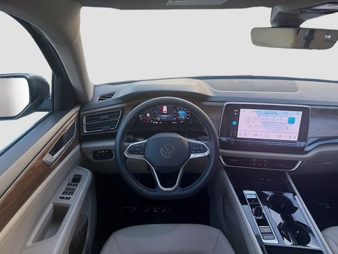 Certified 2024 Volkswagen Atlas SE image 20