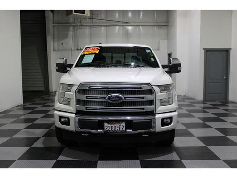 Used 2017 Ford F150 Platinum w/ Equipment Group 701A Luxury image 2